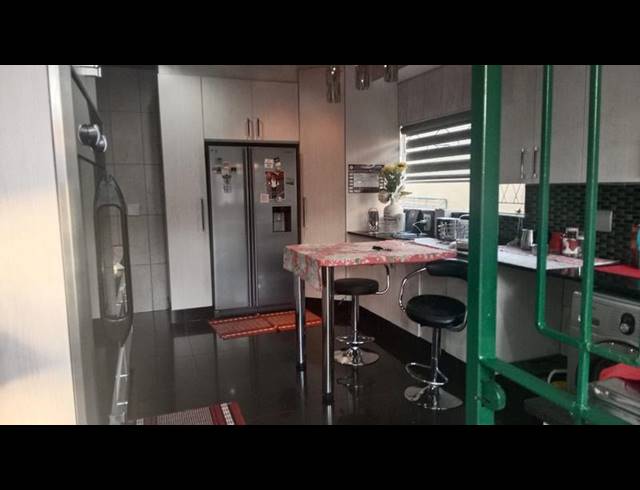 3 BEDROOM HOUSE FOR SALE IN KENSINGTON